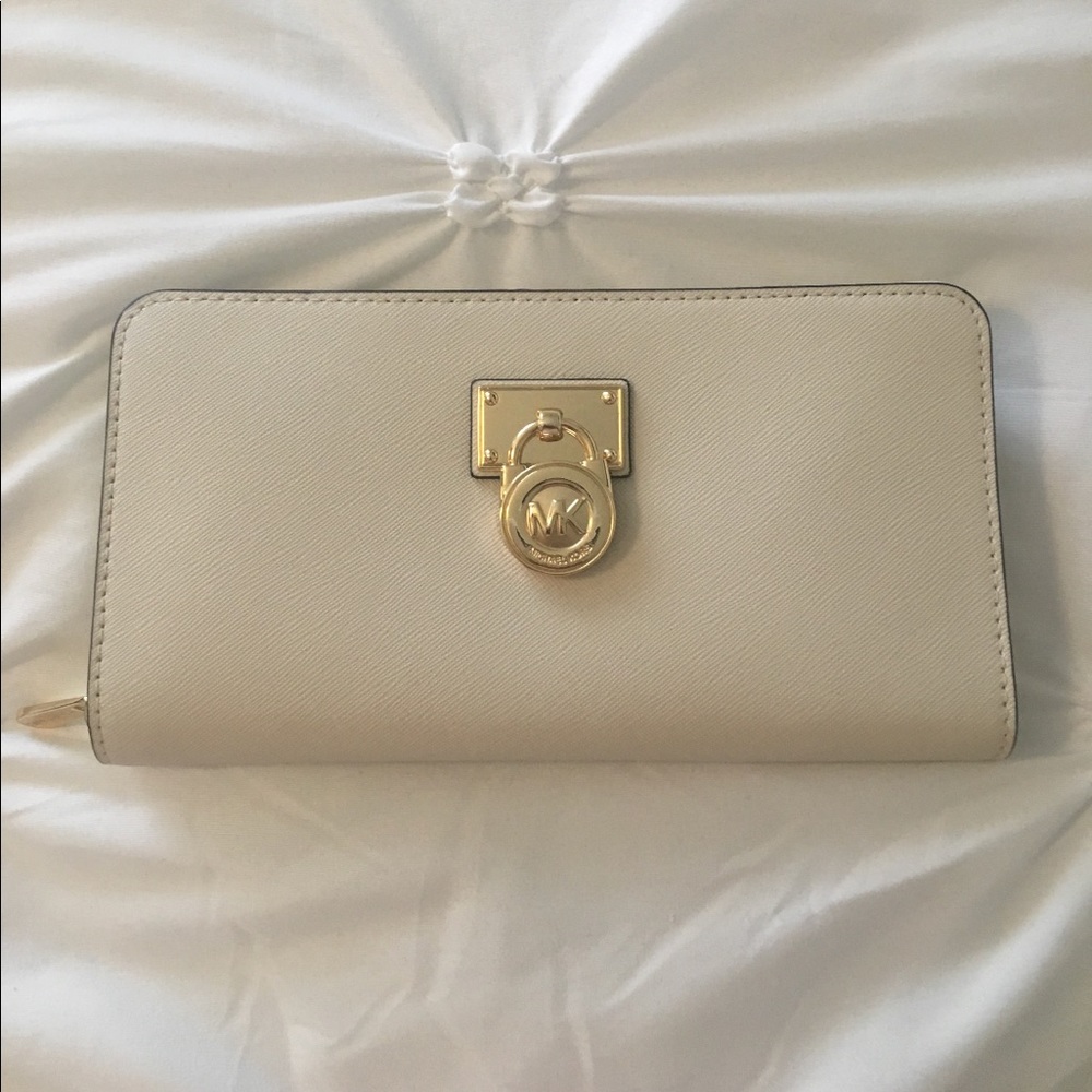 Brand new Michael Kors wallet